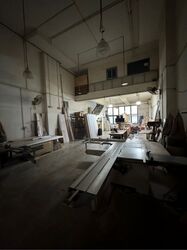 E9 Premium (D27), Factory #572259351